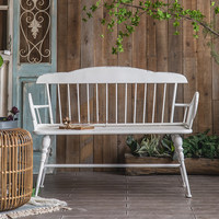 Tables, chaises, fauteuils, bancs et appuis-dos de style nordique en fer forgé pour balcon et jardin, créés par des artisans.