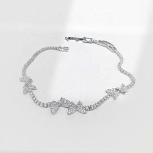 Pulseras de cadena minimalistas de plata de ley 925 al por mayor, chapadas en oro de 14k, con dijes de mariposa de circonita para niñas, ideales para el verano. - Product Image 4