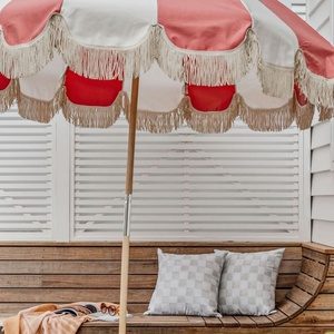 Sombrilla de Balcón Pequeña Fabricada en China con Borlas, Ajuste de Ángulo, Sombrilla Rosa para Exteriores con Borlas y Mecanismo de Inclinación para Resort - Product Image 4