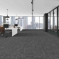 Dalles de moquette modulaires amovibles en PVC pour sols de réunion, antistatiques et ignifuges, écologiques, design carré fin pour usage domestique et commercial