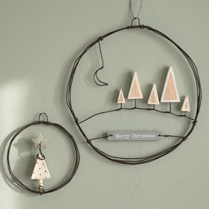 Guirnalda navideña rústica de madera con recortes de árbol y adorno colgante de luna, artesanía hecha a mano para decoración de pared navideña - Product Image 4