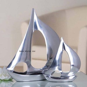 Sculpture de bateau en aluminium, objet décoratif, sculpture de bateau argentée - Product Image 1