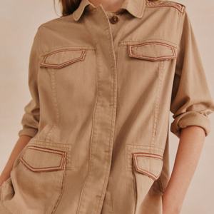 Veste safari pour femme haut de gamme à col rabattu, manches longues, avec poches avant et fermeture éclair - Product Image 1
