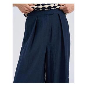 กางเกงทรงตรงสำหรับผู้หญิงที่สวมใส่ได้ทุกวัน ออกแบบด้วยวัสดุที่ระบายอากาศได้ดีและมีน้ำหนักเบา ให้ความสบายอย่างสม่ำเสมอ ระดับมืออาชีพ - Product Image 2