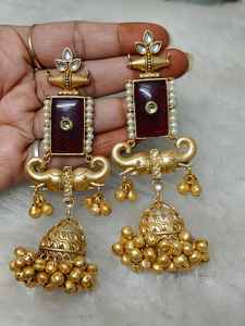 Pendientes colgantes contemporáneos chapados en oro, conjunto de joyas de latón para ropa informal, ropa de oficina étnica de la India - Product Image 2