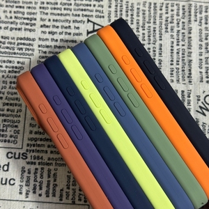 เคสโทรศัพท์ซิลิโคนเหลวคุณภาพสูงแบบกลวงอย่างเป็นทางการสำหรับฝาครอบด้านหลัง17 PRO MAX 17Air กันตก - Product Image 6