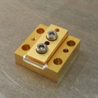 Barre de diodes laser haute puissance 40W 1064nm à montage CS refroidie par conduction pour systèmes laser à semi-conducteurs
