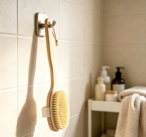 Wholesale Wooden <b>Round</b> Long-Handle Bath <b>Brush</b> Helps Exfoliate and Clean the Body - Product Image 4