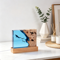 Lámpara de Escritorio Rectangular Plana de Resina de Madera de Burl, Luz Nocturna USB con Base de Madera de Haya, Diseño de Ballena y Buceador en Micropaisaje, Azul Océano con Epoxi