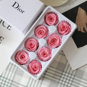 Testa di Rosa Stabilizzata 4-5 cm B - Rosa Eterna a Forma Quadrata, Fiori Secchi per Decorazioni Domestiche per San Valentino - Product Image 5