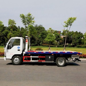 Camión de Remolque Isuzu NPR 4x2 de 5 Toneladas con Plataforma Plana, Camión de Remolque de 3 Toneladas con Plataforma Deslizante y Elevador - Product Image 5