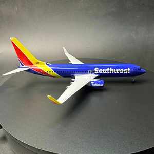 Modèle d'avion Airbus B-737 de Southwest Airlines, échelle 1/400, design moderne, matériau métallique durable - Product Image 3