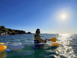 Kayak 100% transparent de 3m, bateau transparent comme du cristal **avec siège transparent** – Canoë à fond de verre pour complexe hôtelier - Product Image 5