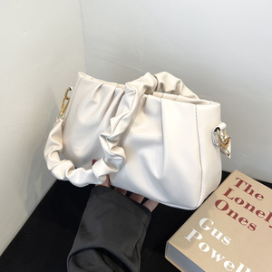 Sac à bandoulière plissé blanc pour femme, style nuage, avec deux sangles, fermeture éclair carrée horizontale, idéal pour un usage quotidien toutes saisons - Product Image 1
