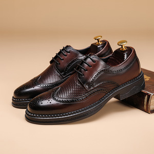รองเท้าหนังฉลุลายสำหรับผู้ชายรองเท้าหนังแท้รองเท้าธุรกิจมีส้นหนาระบายอากาศได้พื้นรองเท้าลำลองใส่สบายทนทานมีสไตล์ - Product Image 1