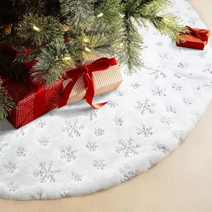 חצאית עץ חג המולד 48 אינץ' גדולה לבנה יוקרה פו פרווה חצאית עץ קישוטי חג המולד חרוזי רקמה עבים קטיפה