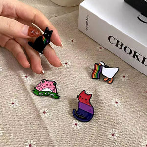 12 Stile Regenbogen Stolz Flagge Emaille Pins Bunte Revers Abzeichen Benutzer definierte Katzen Frosch Gans Cartoon LGBT Weiche Emaille Pins - Product Image 2