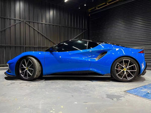 Nouveau kit carrosserie exclusif en fibre de carbone avec diffuseur avant, spoiler et prise d'air pour pare-chocs de Lotus Emira - Product Image 6