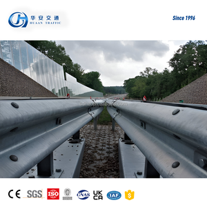 Meilleur <span class=keywords><strong>prix</strong></span> pour les rails en acier en forme de W, garde-corps de route et de voie ferrée, barrière anti-collision ou anti-trafic pour voie publique, fabriqués en panneaux de clôture métalliques - Product Image 5