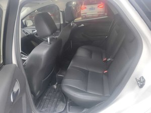 Venta al por mayor Usado 2015 Ford Focus SUV Moda 1.6L Dirección automática a la derecha FWD Drive <span class=keywords><strong>Caja</strong></span> <span class=keywords><strong>de</strong></span> cambios manual Color interior oscuro - Product Image 6