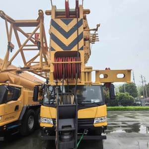 Grue de camion QY100K5C, capacité de levage de 100 tonnes, flèche en U à 5 sections, configuration à double moteur, grue hydraulique mobile prête à l'emploi - Product Image 6