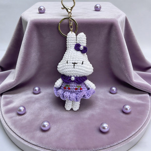 Porte-clés pendentif <span class=keywords><strong>lapin</strong></span> mignon avec jupe fleurie, fini, tricoté à la main au crochet - Product Image 5