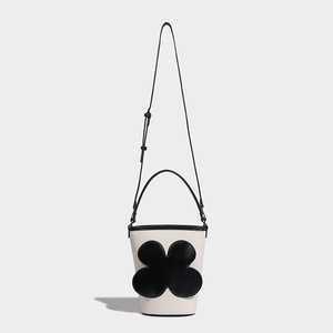 Sac seau noir et blanc de vente directe d'usine avec décoration de trèfle à quatre feuilles, sac pour femme simple et à la mode - Product Image 3