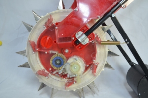 Petit Matériel Agricole : Semoir Manuel à Vendre - Product Image 6