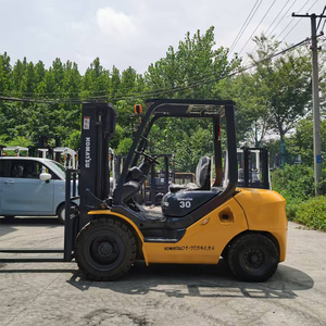 Montacargas Usado Komatsu FD/<span class=keywords><strong>FG30T</strong></span>-17 Original y Económico para Carga y Descarga Pesada en Estaciones de Carga de Contenedores - Product Image 2