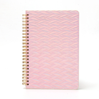 Carnet à spirales à motif zigzag rose pâle avec spirale dorée et pages à écriture fluide pour les étudiants et le bureau