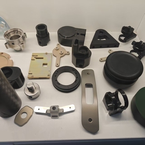 Servicio de Mecanizado CNC IATF 16949/AS 9100, Componente Personalizado, Piezas de Aluminio Anodizado, Conector de Manguera de Agua para la Industria Automotriz - Product Image 2