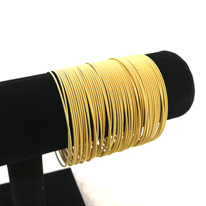 Bracelets en spirale en acier inoxydable plaqué or pour femmes, vente en gros, bijoux fantaisie en forme <span class=keywords><strong>de</strong></span> cordes <span class=keywords><strong>de</strong></span> <span class=keywords><strong>guitare</strong></span> - Product Image 4