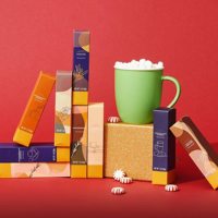Coffret Cadeau Chocolat Chaud Saveurs Variées : Caramel Salé, Menthe Poivrée & Vanille Française – Boîte Cadeau avec Nœud – 9 Assortiments