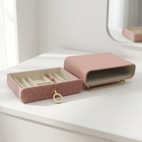 Boîte à bijoux de luxe pour femmes, organiseur de bijoux en cuir PU avec emplacement pour bagues, boucles d'oreilles, colliers, étui de rangement portable, logo personnalisé