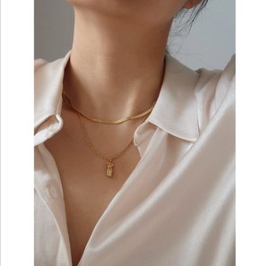 Collana del pendente del corpo umano del fronte astratto creativo delle donne dei monili femminili personalizzati placcati oro 18 carati all'ingrosso - Product Image 2