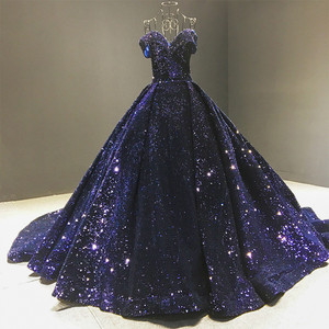 Abito da sposa con paillettes all'americana - Product Image 2