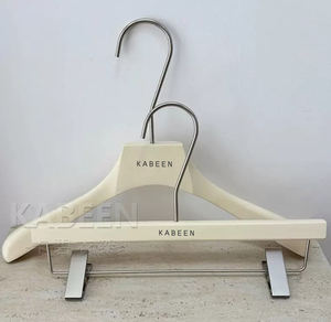 Magasin de vêtements pour femmes cintres en bois massif crème blanc <span class=keywords><strong>noir</strong></span> couleur bois naturel cintres en bois de hêtre Logo personnalisé porte-<span class=keywords><strong>pantalon</strong></span> - Product Image 4