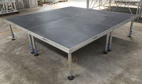Scène mobile carrée, podium, plateforme, système de scène portable avec escalier