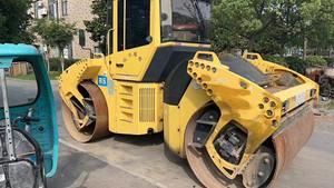 Orijinal kullanılan <span class=keywords><strong>Bomag</strong></span> BW202AD-4 çok fonksiyonlu <span class=keywords><strong>Tandem</strong></span> asfalt silindiri ucuz satılık yol silindiri - Product Image 2
