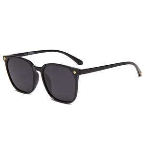 Gafas de Sol Rectangulares para Hombre Yc5005, TR90, UV400, Polarizadas, Ligeras, Montura Completa, Lentes TAC Tipo 3 - Product Image 3