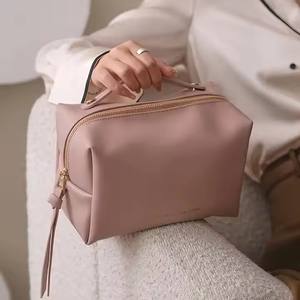 THK0348 Hot PU Makeup <b>Bag</b> Organizer Ladies Travelling Portable Cosmetic <b>Wash</b> <b>Bag</b> <b>Travel</b> Accessories - Product Image 4