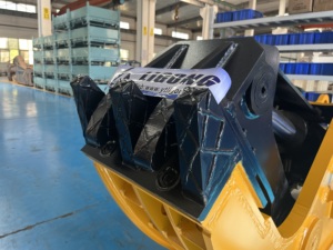 7-30 톤 굴착기를 위한 전문 암석 및 콘크리트 듀얼 크러셔 - Product Image 3