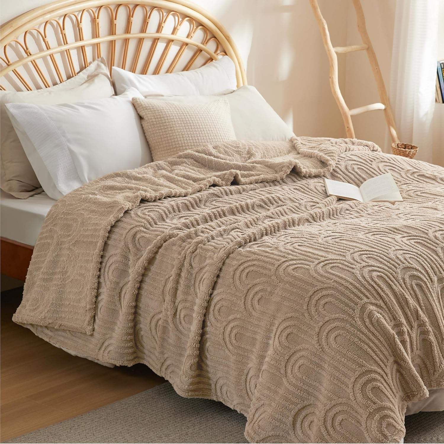 สีน้ำตาล