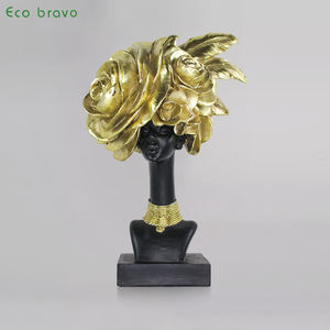 <span class=keywords><strong>Statue</strong></span> de femmes africaines sur mesure décoration d'intérieur artisanat en résine têtes de bustes africains avec ornements en rose - Product Image 2