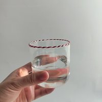 Vente en gros de tasses à café et à lait en verre borosilicate de haute qualité, faites à la main, avec un bord torsadé rouge et blanc, vaisselle en verre de 300 ml, passe au micro-ondes et au lave-vaisselle