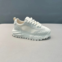 Chaussures de sport de luxe légères et respirantes à semelle épaisse de haute qualité, vente directe d'usine OEM, logo personnalisable en gros