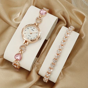 Orologio <span class=keywords><strong>da</strong></span> <span class=keywords><strong>donna</strong></span> <span class=keywords><strong>di</strong></span> <span class=keywords><strong>lusso</strong></span> con strass, orologio al quarzo con bracciale, grazioso orologio <span class=keywords><strong>da</strong></span> <span class=keywords><strong>polso</strong></span> analogico a forma <span class=keywords><strong>di</strong></span> cuore - Product Image 1