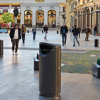 Poubelle publique au design incurvé en acier inoxydable, poubelle extérieure en métal noir pour les rues, les places et l'intérieur