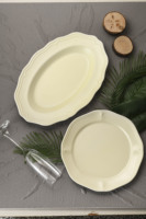 Assiette de service à dessert de restaurant de style occidental classique de novembre nouvellement lancée Design ovale blanc écologique pour les fêtes
