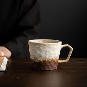 Taza de café de cerámica marcada pellizcada a mano con esmalte reactivo de cerámica MOQ inferior - Product Image 1